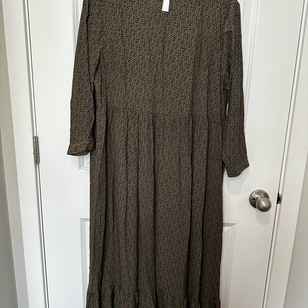 LOFT Green and Black Long Sleeve Dress